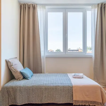 Host Wise - Fantastic Contemporary Flat W Balcony 아파트 포르투