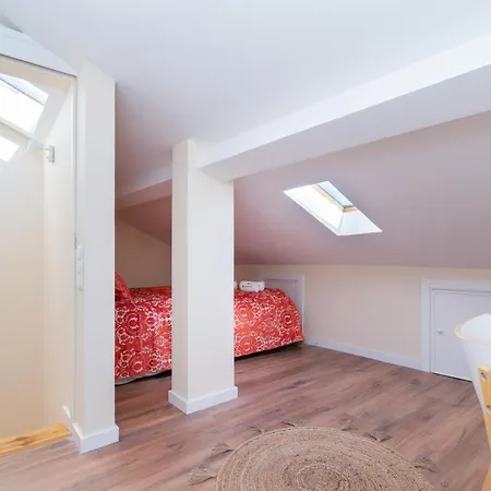 Host Wise - Fantastic Contemporary Flat W Balcony 아파트 포르투