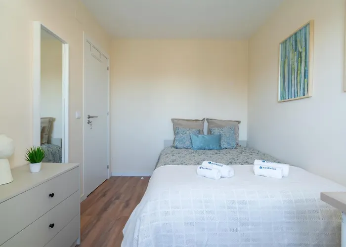 아파트 Host Wise - Fantastic Contemporary Flat W Balcony *