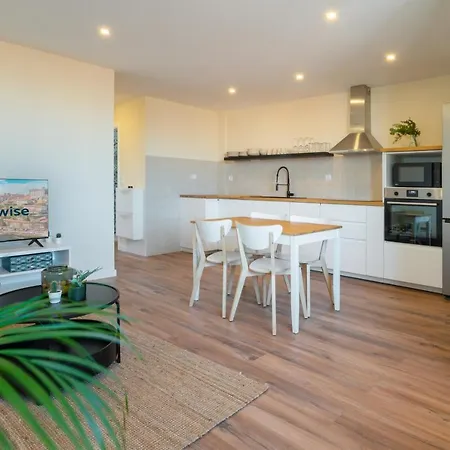 Apartman Host Wise - Fantastic Contemporary Flat W Balcony Porto