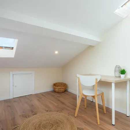 Host Wise - Fantastic Contemporary Flat W Balcony 波尔图