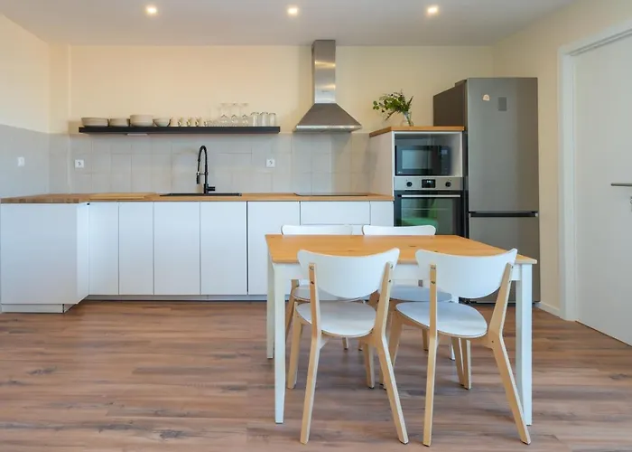 Apartment Host Wise - Fantastic Contemporary Flat W Balcony *