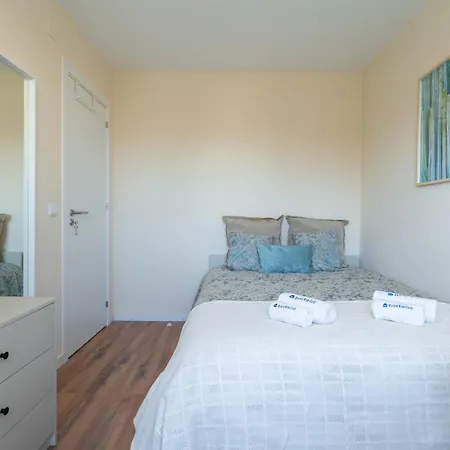 דירה Host Wise - Fantastic Contemporary Flat W Balcony *