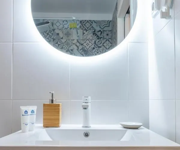 Host Wise - Fantastic Contemporary Flat W Balcony * Porto